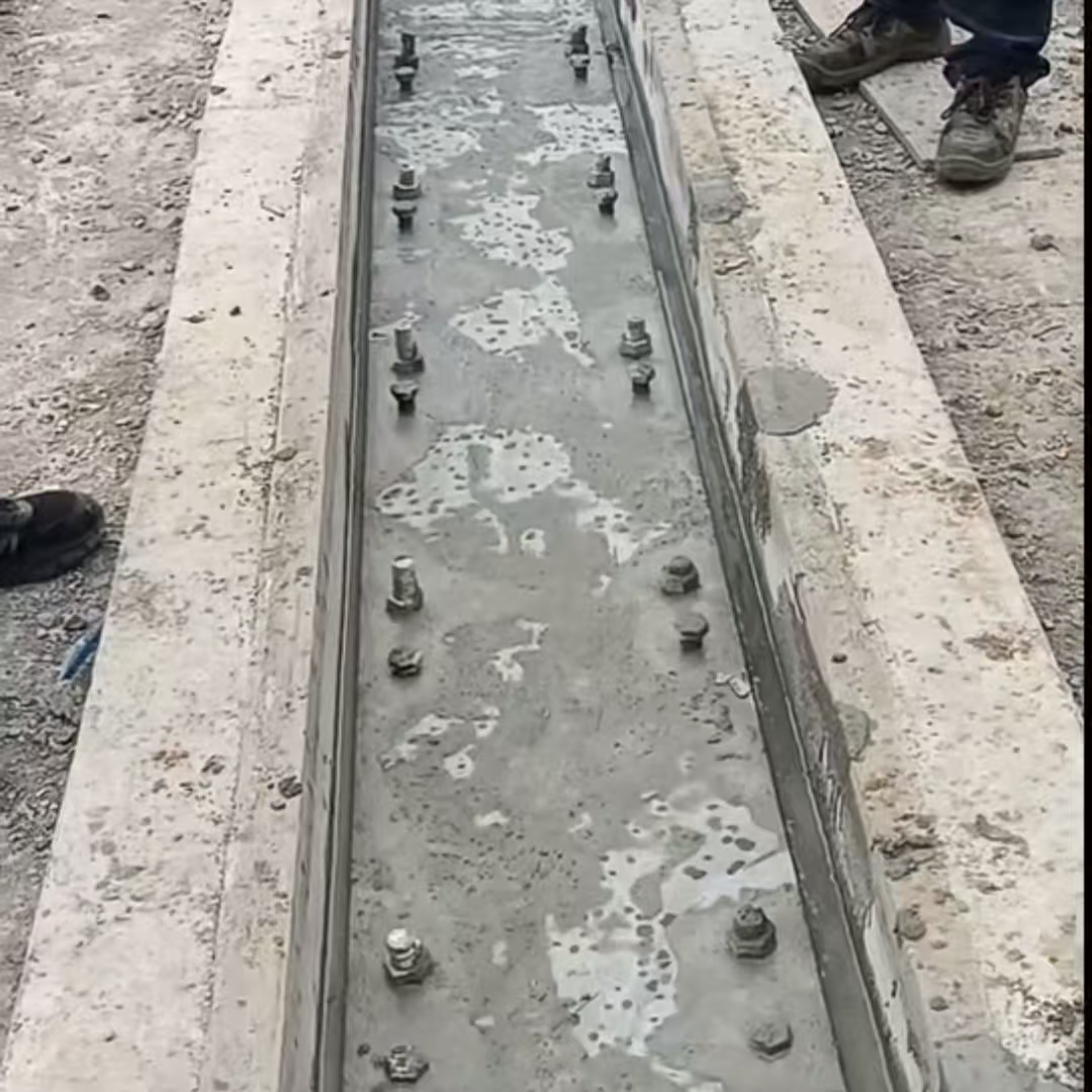 淮阴港口码头起重机龙门吊重型机械设备稳固用早强快凝轨道胶泥